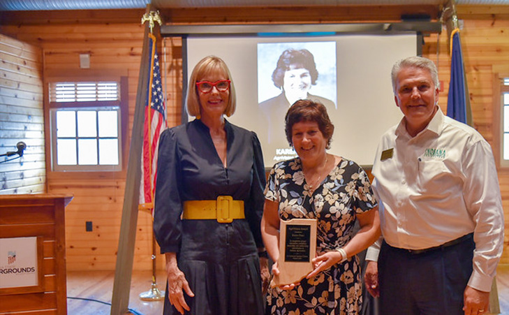 Dean Karen Plaut receives award 
