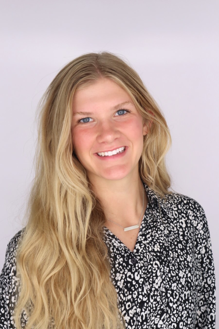 Elle Misch Headshot