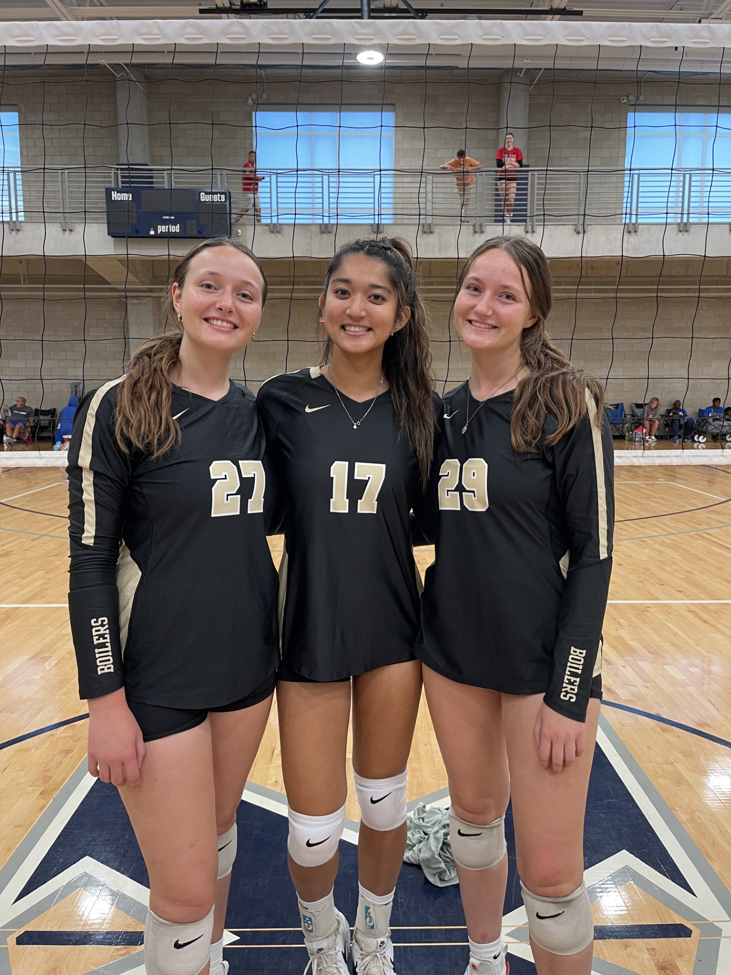 Taylor with volleyball team