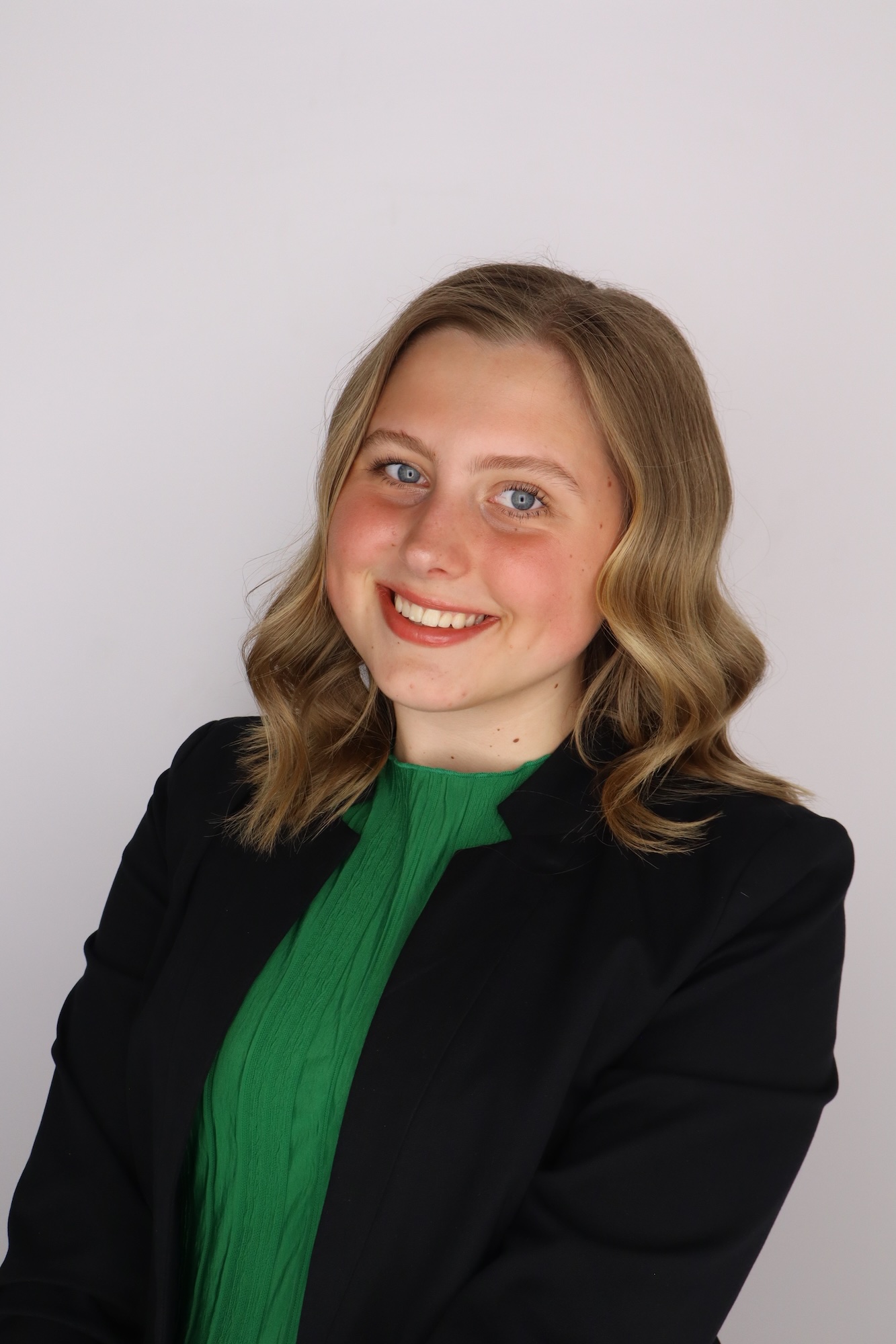 Emily Recker professional headshot