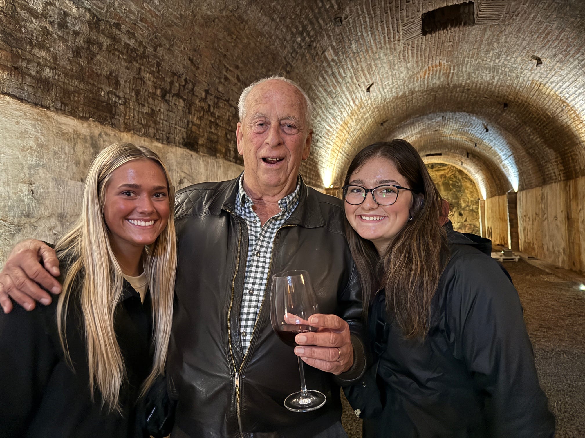 Haynes and Lindley on a wine tour