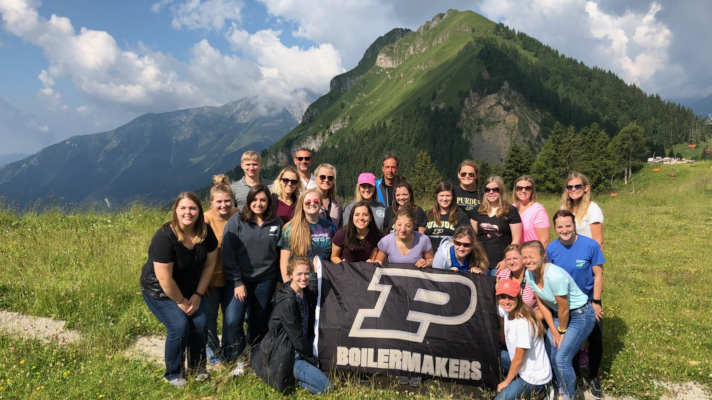 group of agriculture students abroad