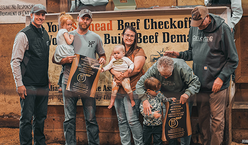 Top Performance Indexing Get-of-sire award presented to Underwood Angus Farms