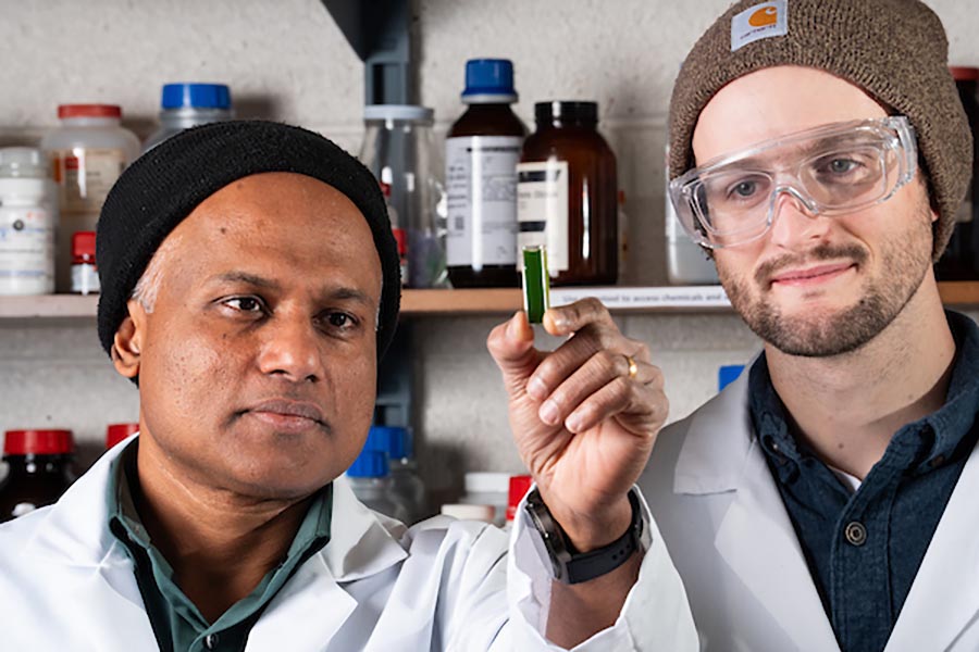 Dr. Sujith Puthiyaveetil and postdoctoral scholar Steven McKenzie