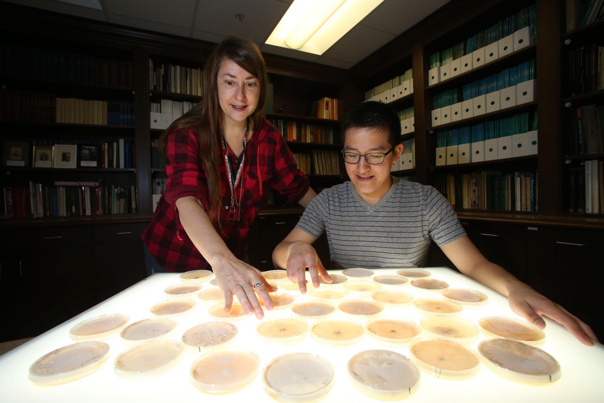 Researchers Jorge Diaz Valderrama and Cathie Aime