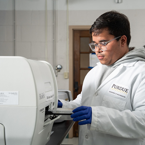 student using imaging machine
