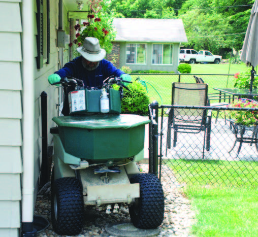 Tight areas (such as small lawns and fenced-in areas) limit ride-on spreaders/sprayers.