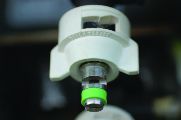 tapered flat-fan nozzle 