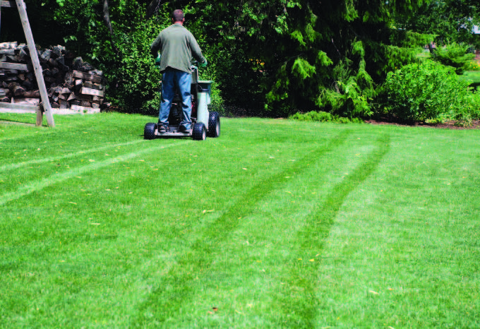 Some applicators overlap fertilizer applications by throwing fertilizer back to the center of the previous wheel tracks. Although this works for most applications, it can slightly overestimate or underestimate the effective spread width.