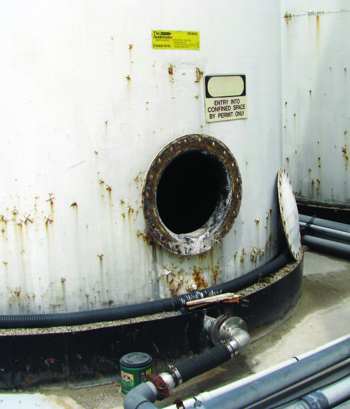 tank-manhole-opened-allowing-for-toxic-vapors-to-escape-before-inspection.jpg