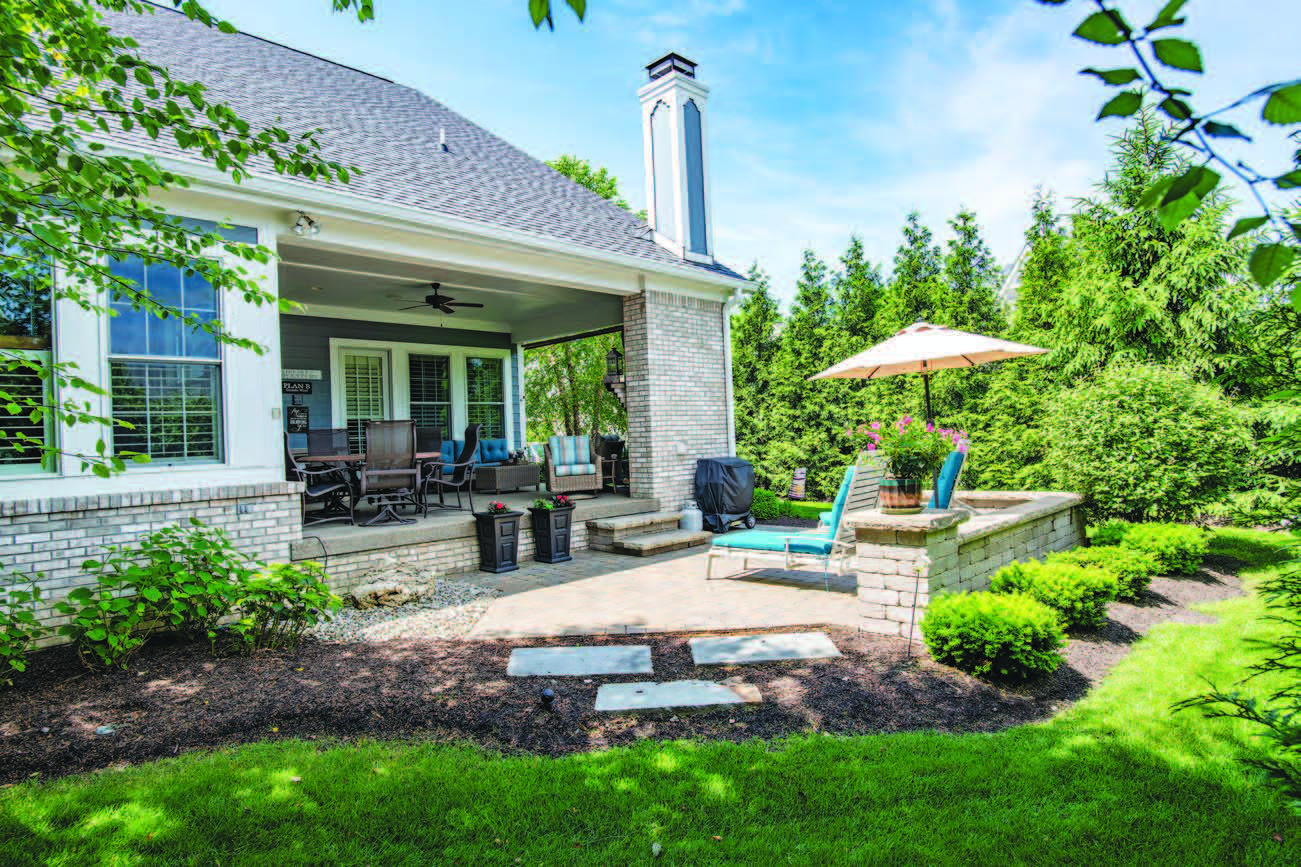 Front porch and a yard 