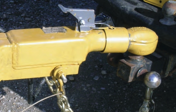 When possible, use coupler latch pins that don’t require tools to remove. Keep extra latch pins in the truck in case one gets broken, bent, or lost.