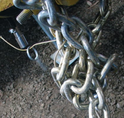 Tangled up safety chains can place additional stresses on them and actually lower their breaking strength.