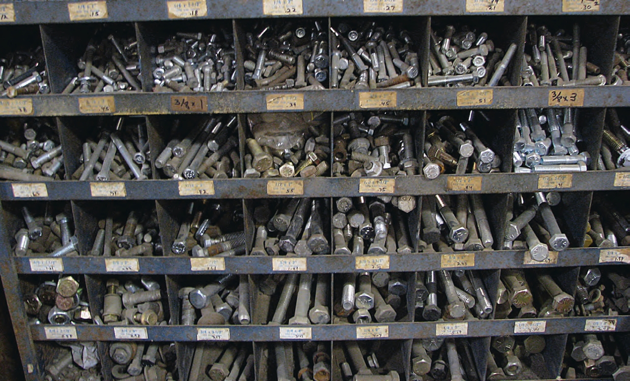 Use the proper bolts when replacing a safety chain.