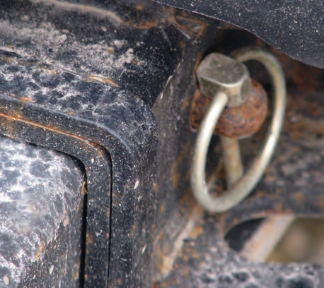 A pin needs to fit in a hole in a way that minimizes play and prevents breaking.