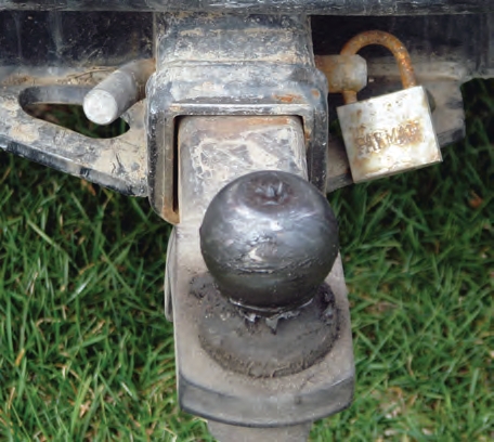 A pin needs to fit in a hole in a way that minimizes play and prevents breaking.