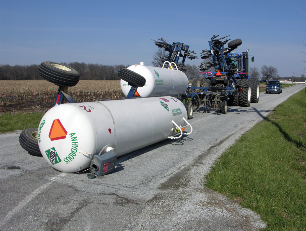 Tanker accideent on the road, due to failed hitchpin