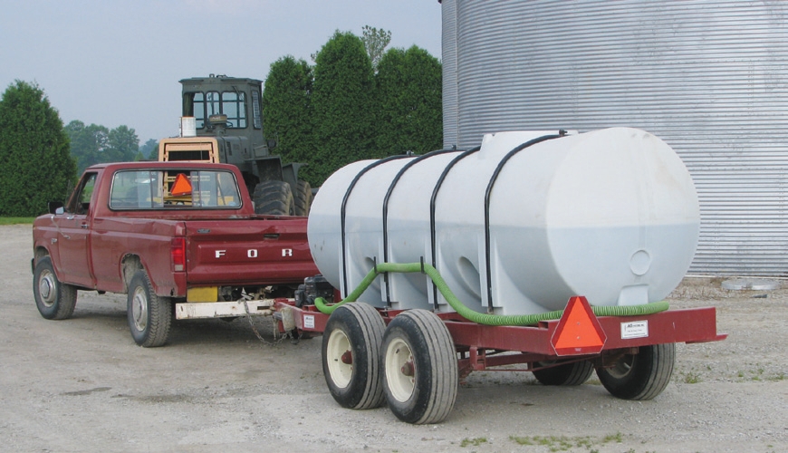 Tanker attached with a Trailer truck using hitchpin