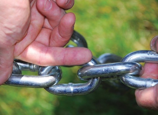 The higher the grade and larger the diameter of the chain, the greater the breaking strength of individual links.