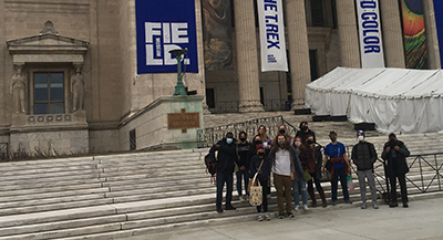 The Advanced Mammalogy class in front of the Field Museum