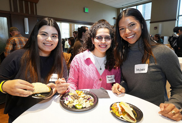 Attendees enjoy food at fermentation frenzy