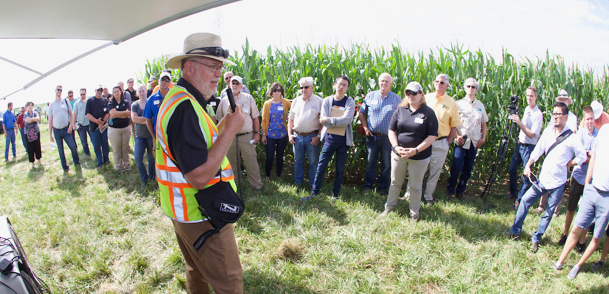 Purdue Extension Corn Specialist Bob Nielsen leads a discussion