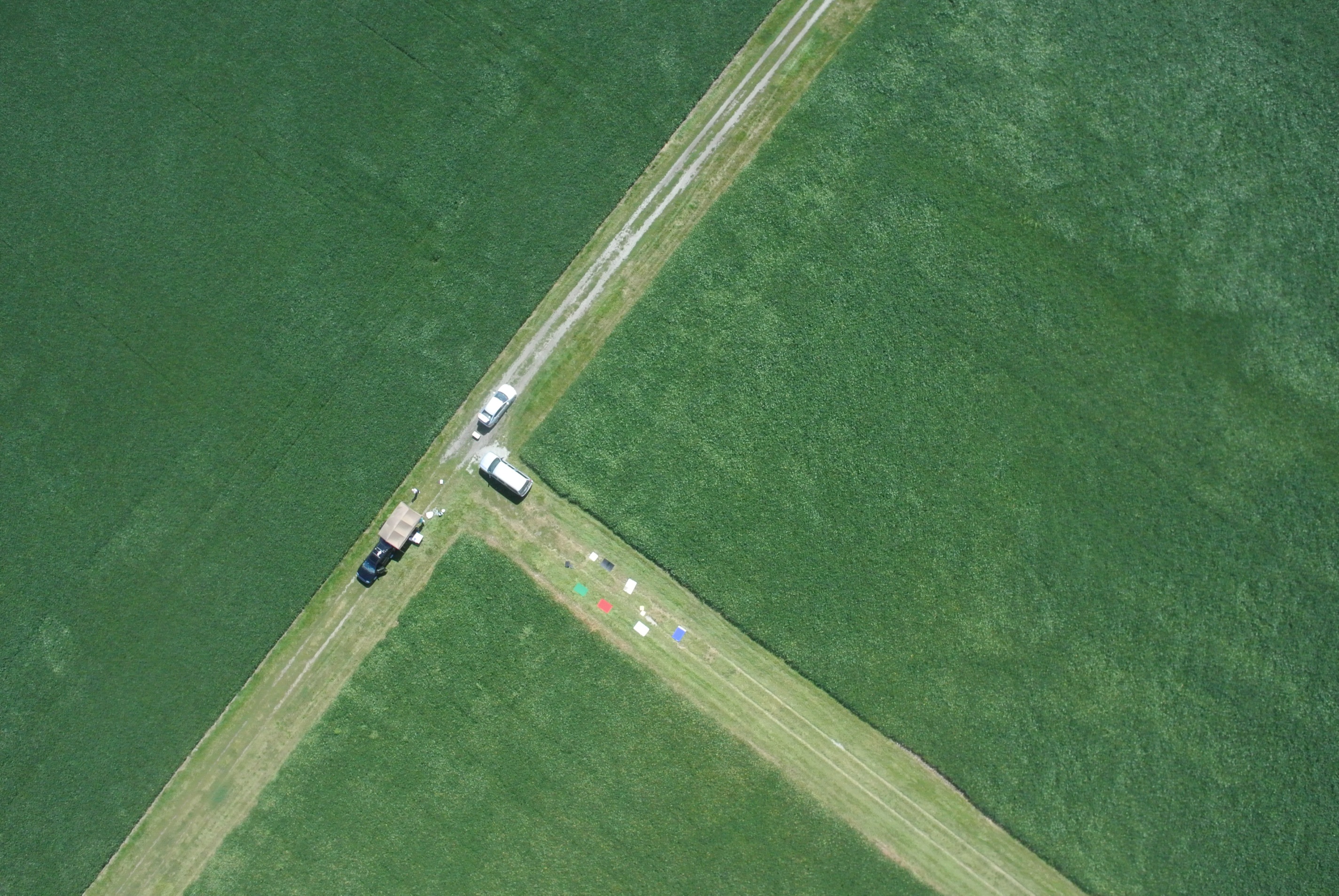 E:\Hard Drive Backup 03012014\UAV Data\UAV radiometric cal
test\DSC_5014.JPG