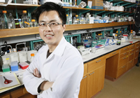 Andy Tao in lab