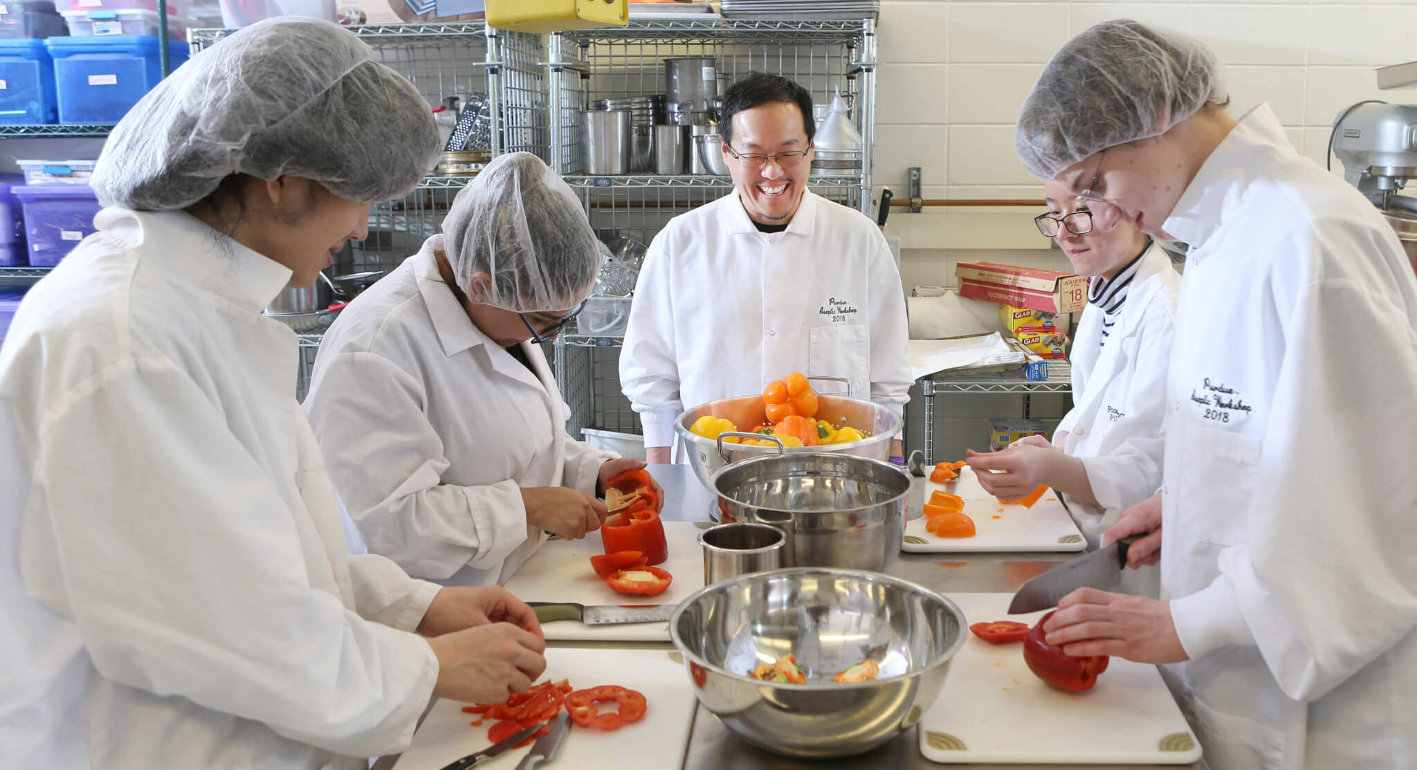 Joseph Yoon working with Food Science students during his visit to Purdue University. Photo credit: Tom Campbell.