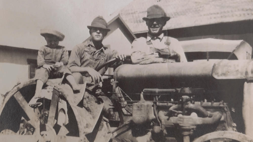 farmers on a truck, photo from 1896