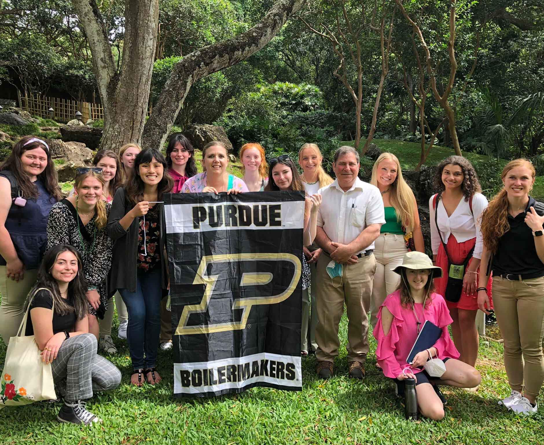Ag Students at Study Abroad 2022 in Hawaii