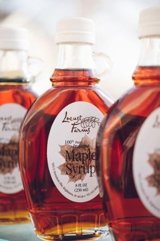 maple syrup bottles with logo: Locust Farms