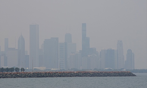 smog over Chicago from wildfires