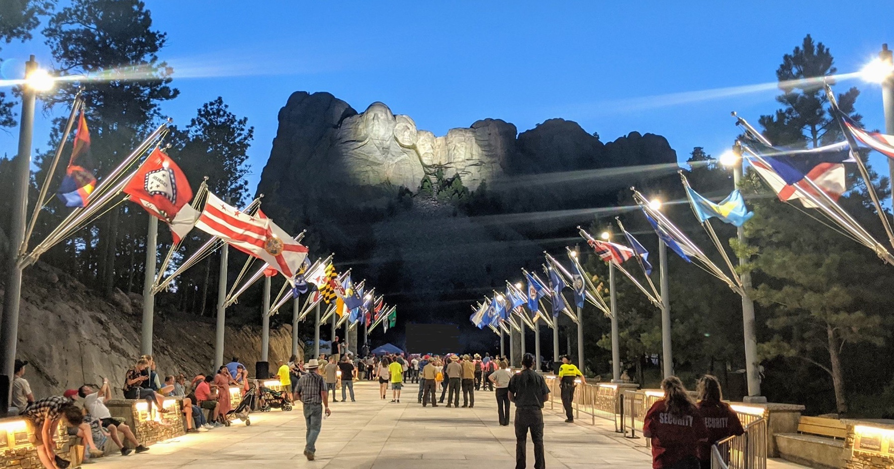 National Park, Mount Rushmore avenue of the lights