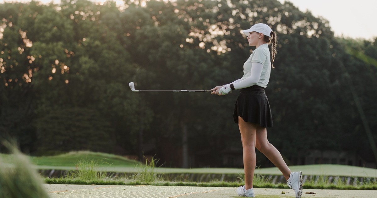 Lana Malek golf swing 