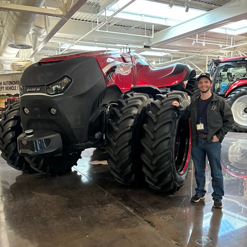 Monnin visits CASE-IH