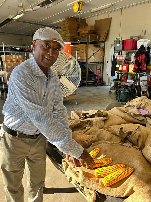 vitamin-a-menkir-corn