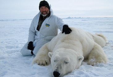 todd-atwood-with-a-polar-bear-in-alaska