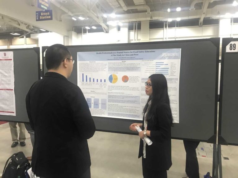 Han presenting her poster on health professionals food safety 